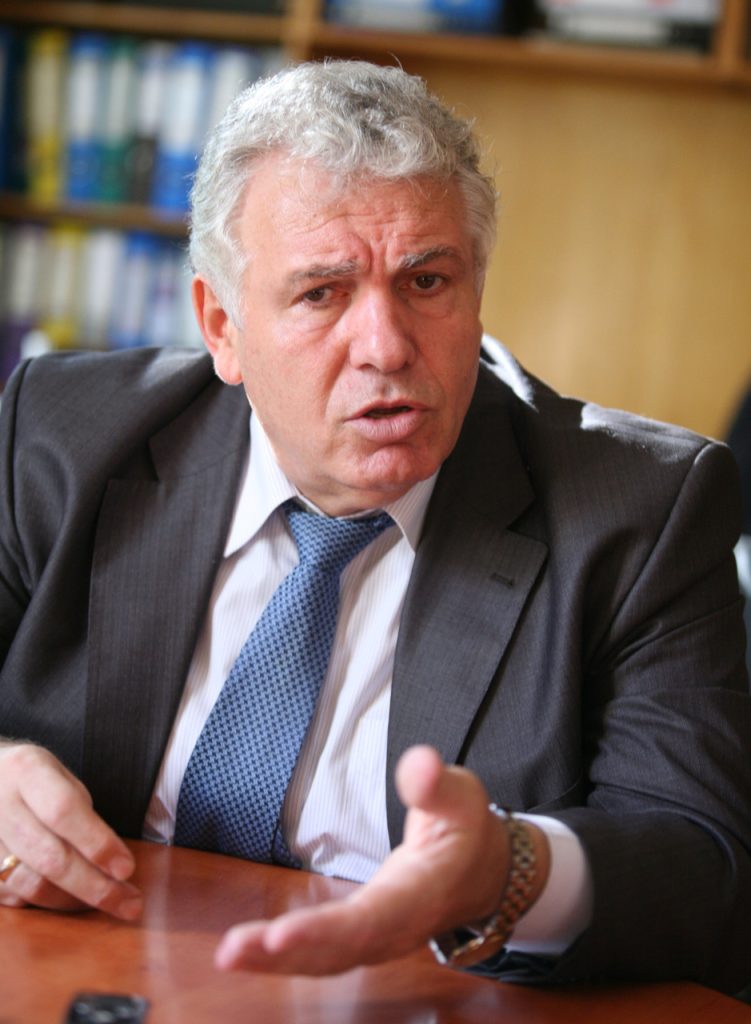 Очаква се отстраняването на Стоян Братоев като директор на „Метрополитен“