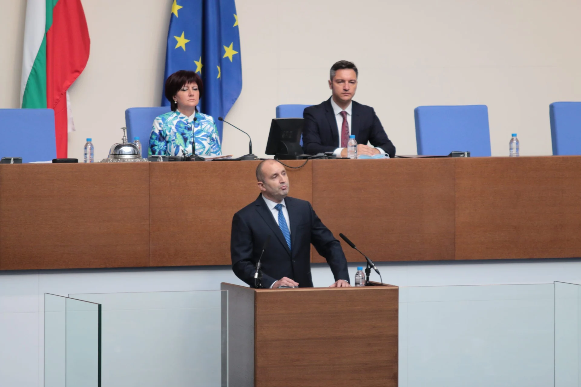 Парламент Румен Радев