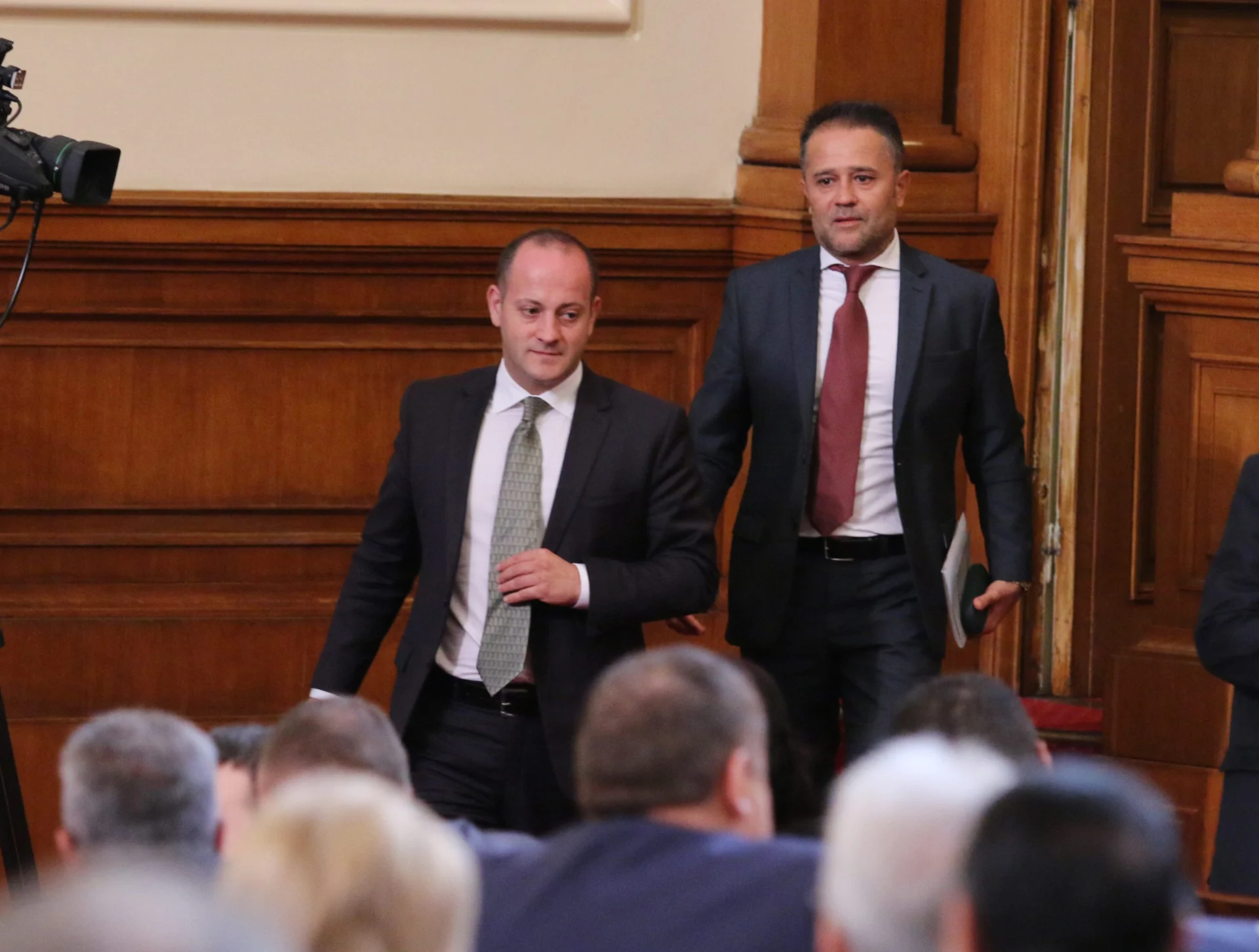 Парламент обсъждане на промените в Конституцията на първо четене Радан Кънев Иван Иванов