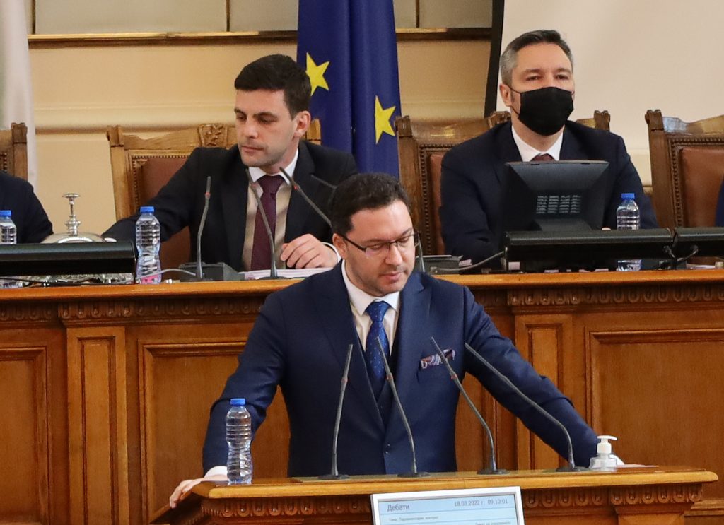 Изслушват шефовете на службите в парламента по казуса с "Миротворец" 6 Парламент Даниел Митов