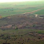 Поглед от Зайчи връх към руините на Римския военен лагер