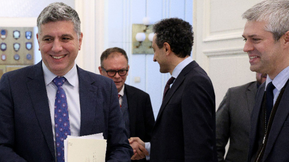 Министърът на регионалното развитие и благоустройството Андрей Цеков (вляво) беше на работно посещение във Варна