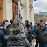 Протест пред Парламента напрежение