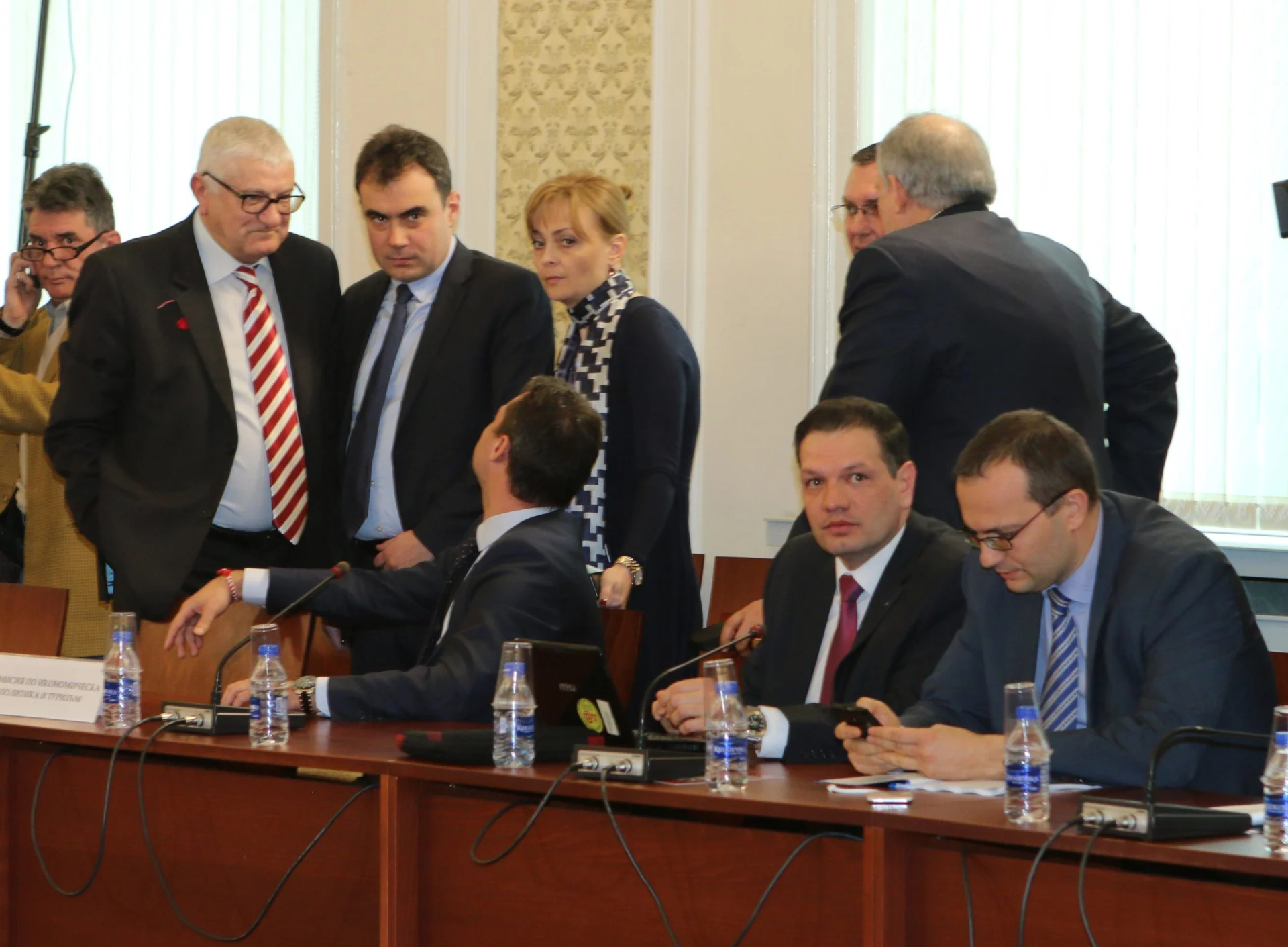 Парламент комисия по икономическа политика Изслушване на кандидатите за председател