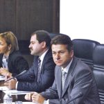 Председателят на Военноапелативния съд полковник Петър Петков(вдясно) търси работа за колегите си