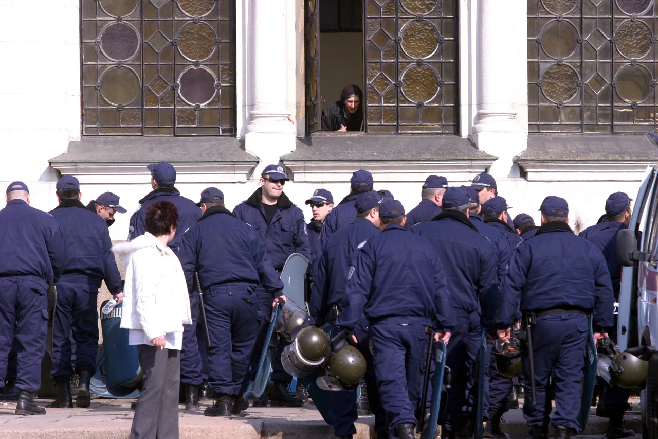 полиция протест
