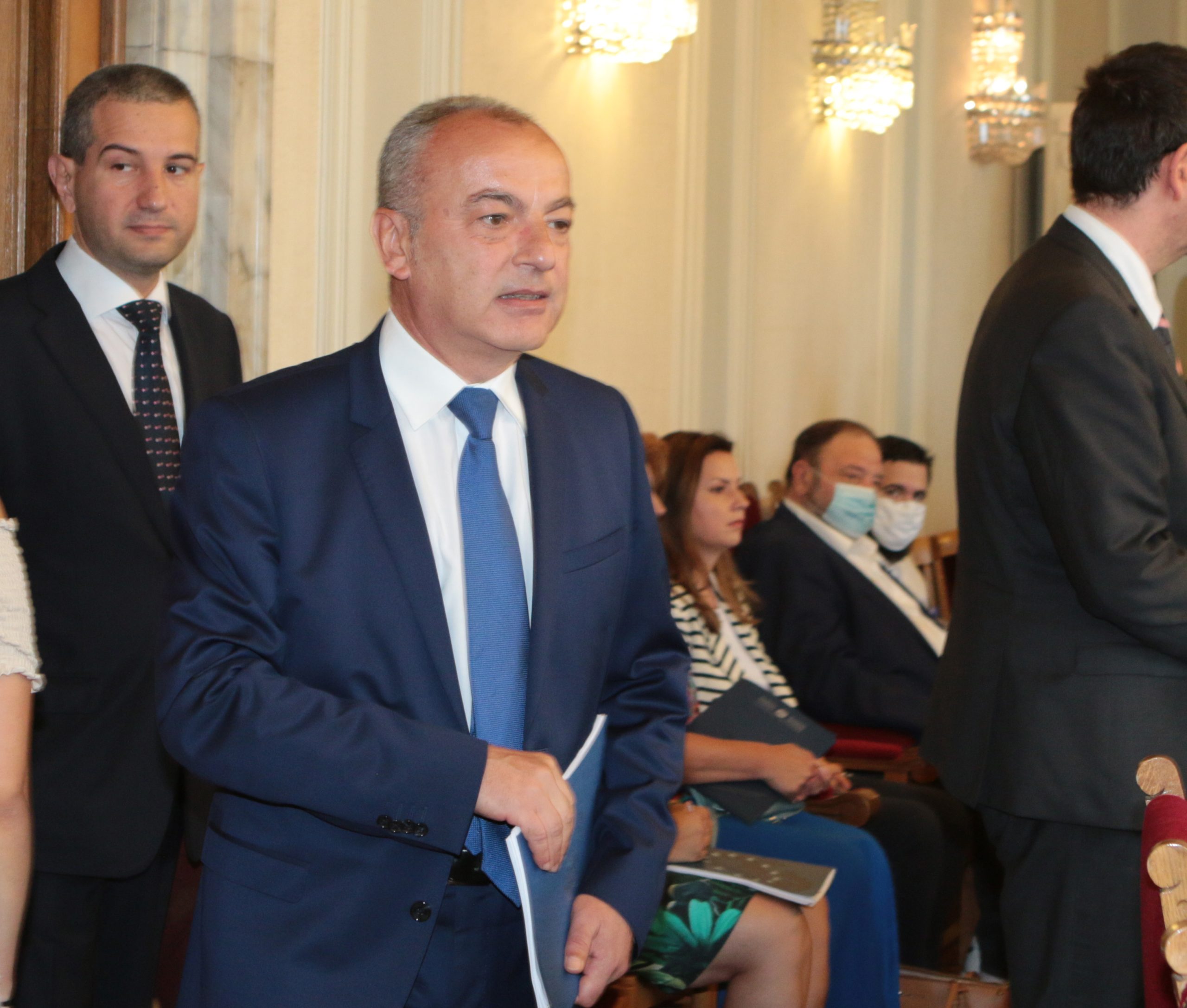 Парламент комисия по бюджет и финанси Гълъб Донев