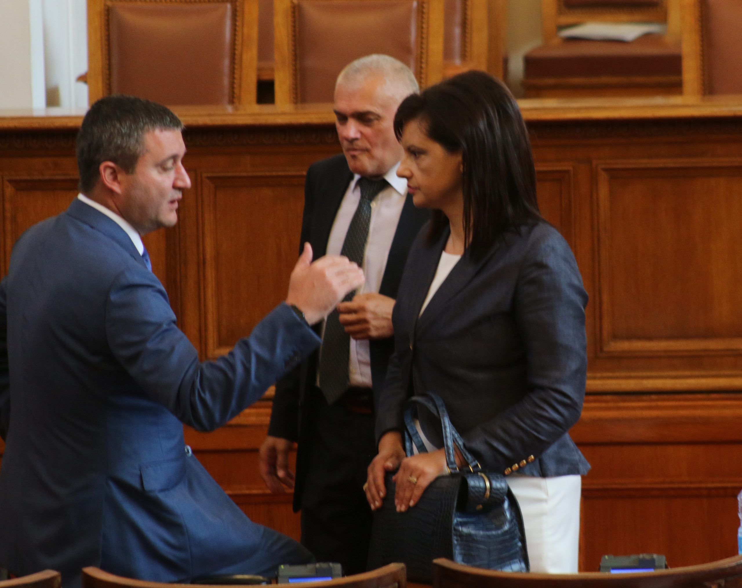 Парламент актуализиране на бюджета Владислав Горанов Даниела Дариткова