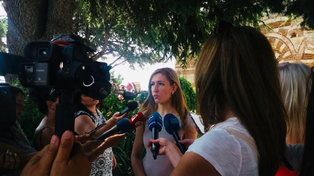 николина ангелкова