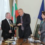 Министър-председателят Бойко Борисов проведе днес работна среща в Министерския съвет с учени от Българската академия на науките и с индустриалци.  На разговора присъства и вицепремиерът по коалиционна политика и държавна администрация Румяна Бъчварова. В работната среща взеха участие председателят на БАН акад. Стефан Воденичаров