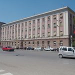 Сградата на парламента в Тирана