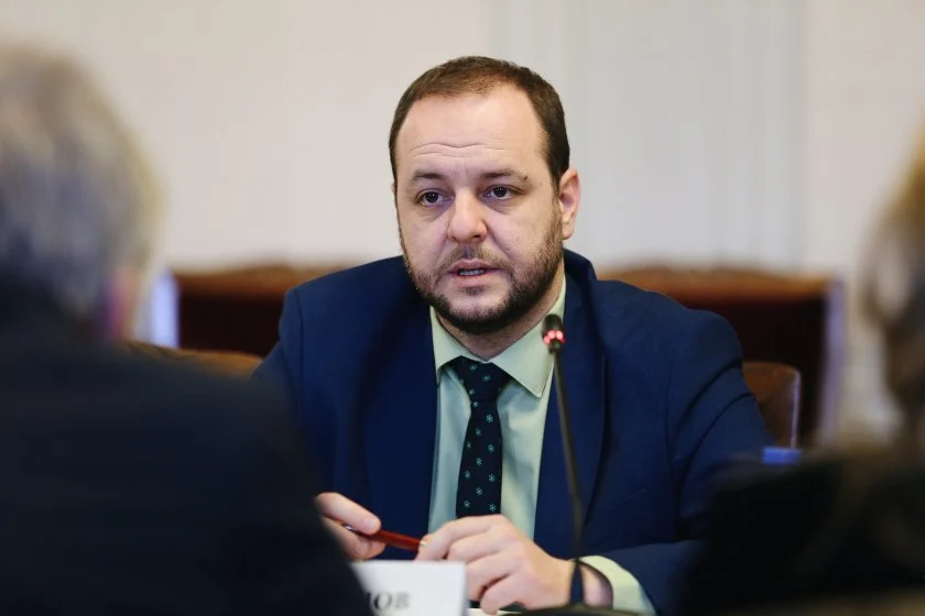 Прокуратурата обвини бившия екоминистър Борислав Сандов по случая „Петрохан“