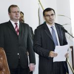 Шефът на НАП Красимир Стефанов (вляво)изпълни амбициозната програма