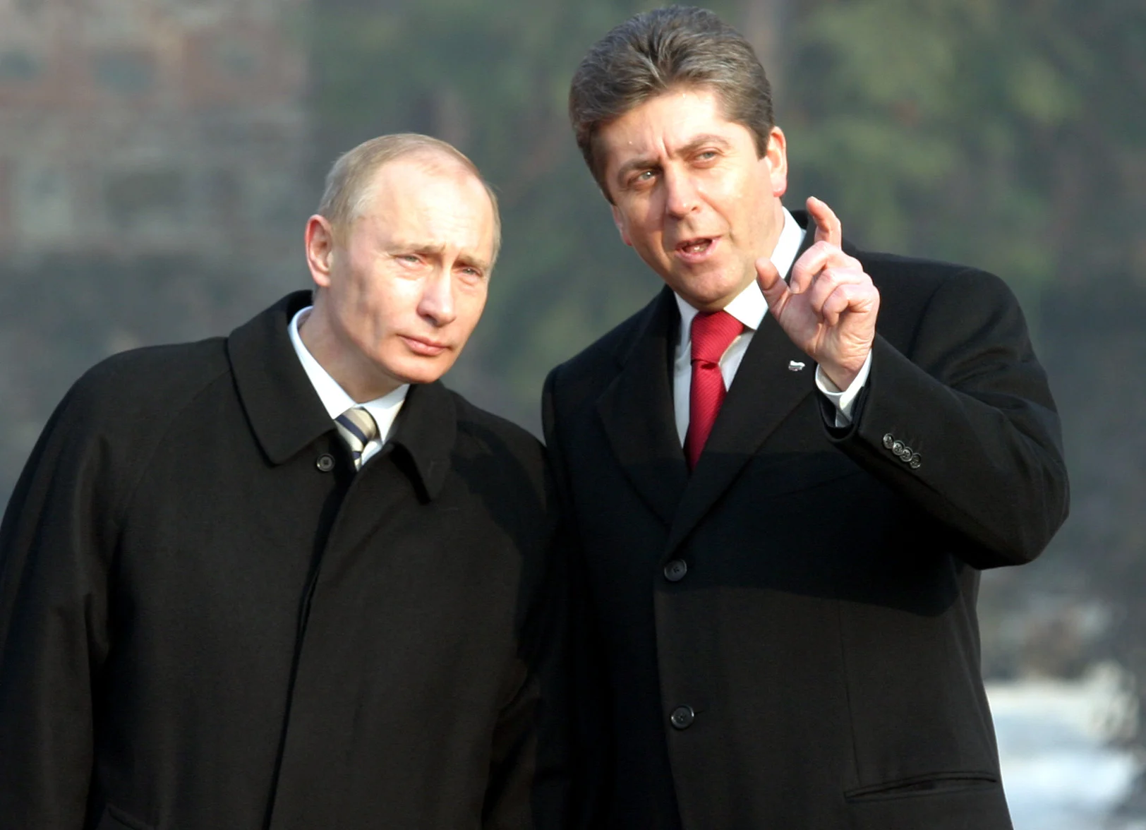 Незнаен воинВладимир Путин - президент на РусияГеорги Първанов - президент на Б - я