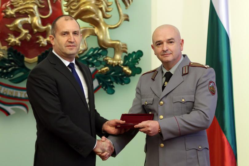Президентът Румен Радев и ген. Венцислав Мутафчийски