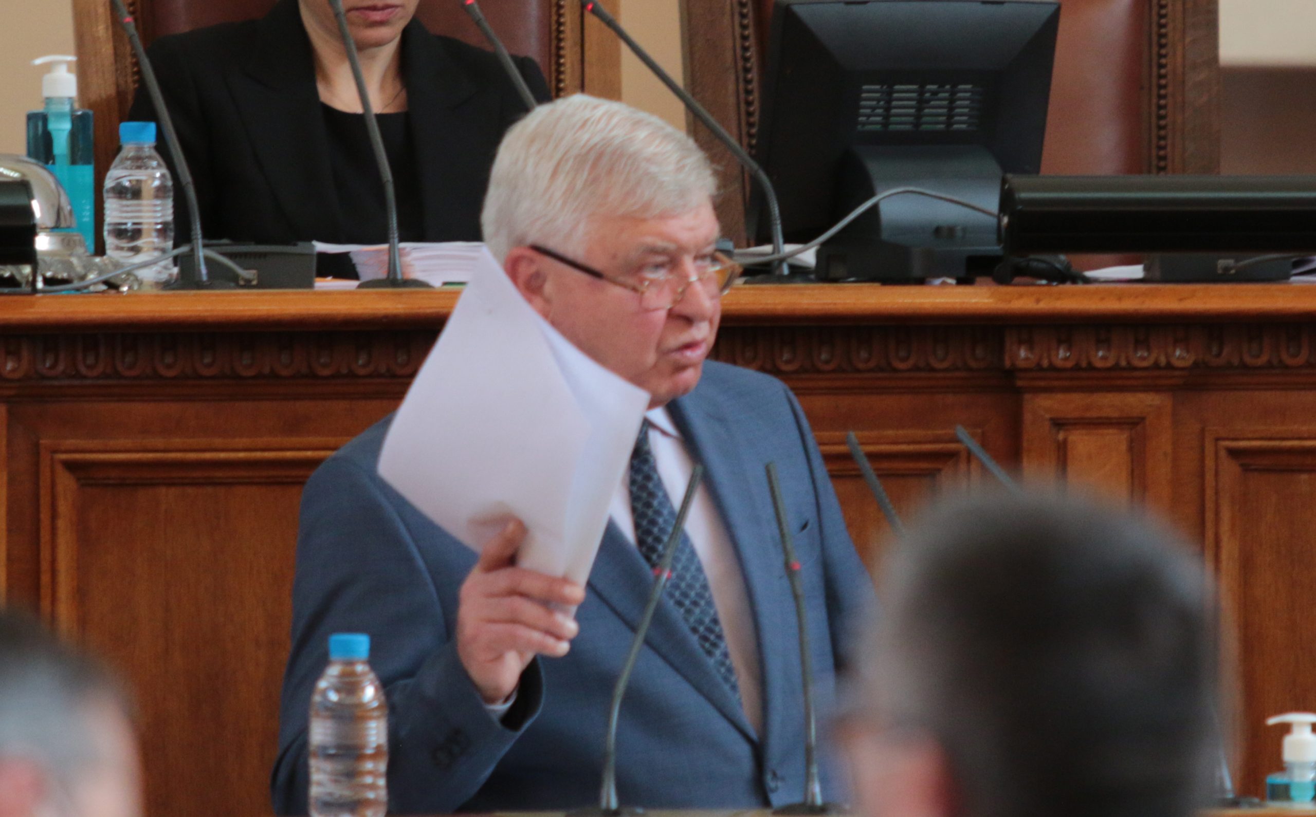 Парламент Кирил Ананиев