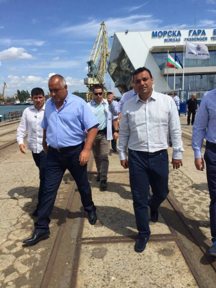 Министър-председателят Бойко Борисов при откриването на бреговия център за управление на корабоплаването в Бургас.
