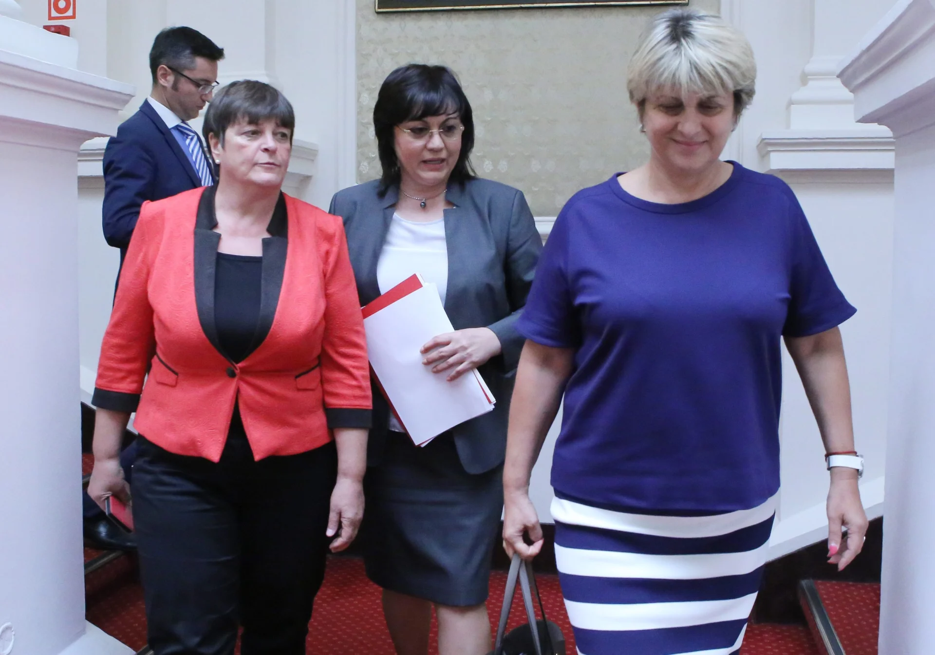 Парламент БСП Корнелия Нинова