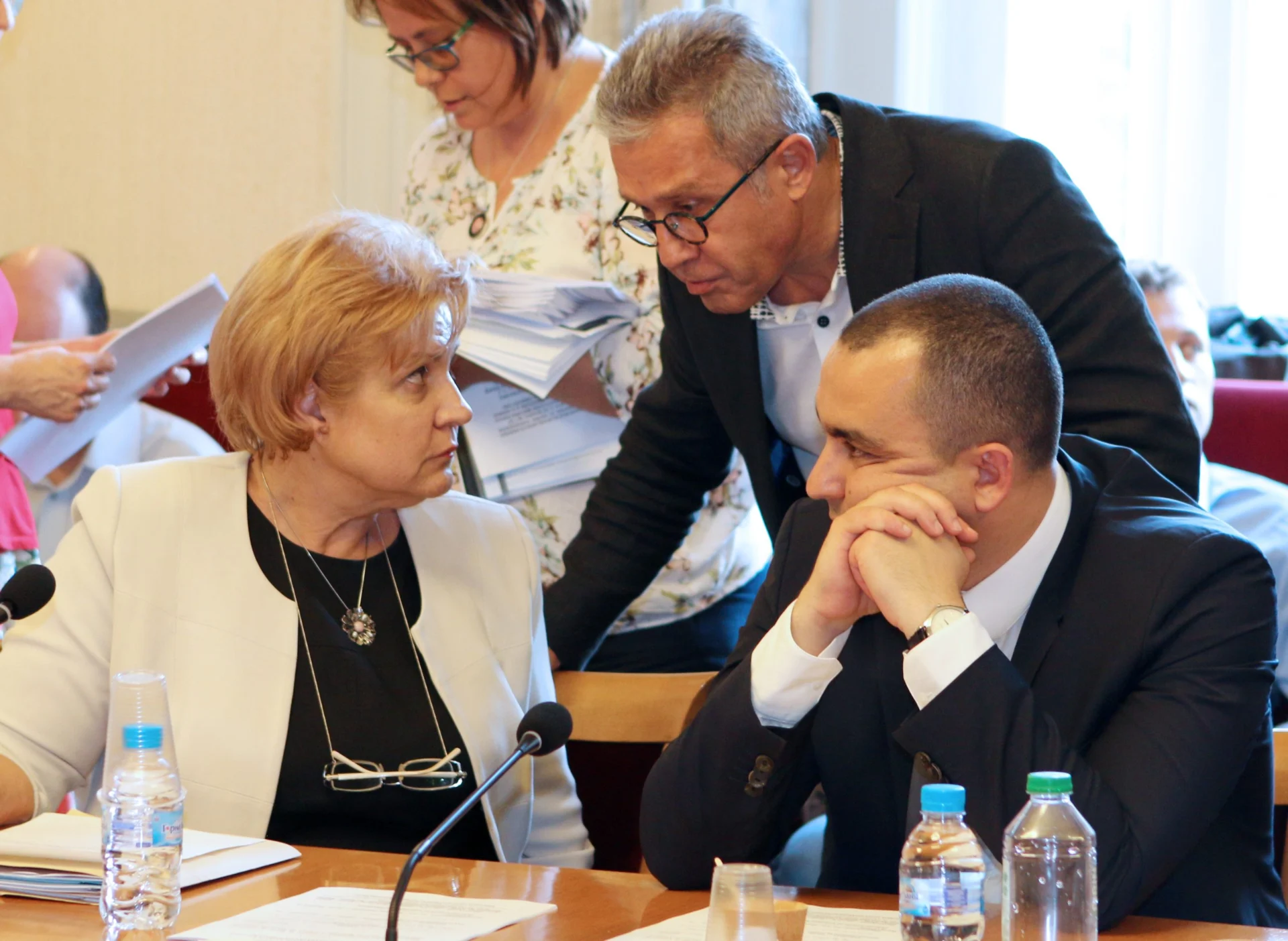 Парламент комисия по бюджет и финанси Менда Стоянова Йордан Цонев