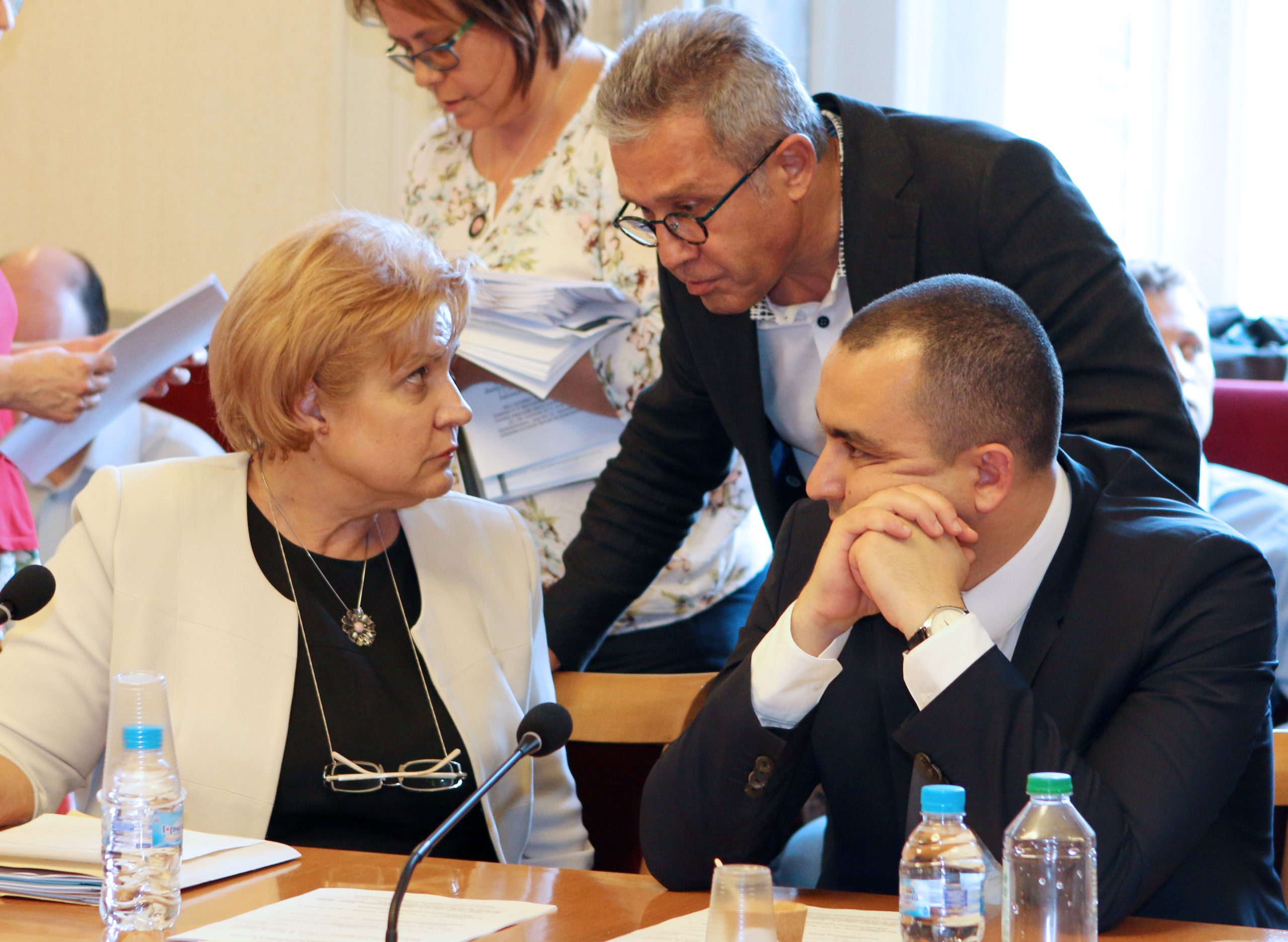 Парламент комисия по бюджет и финанси Менда Стоянова Йордан Цонев