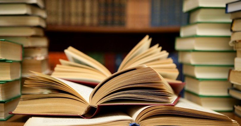 пролетен панаир на книгата