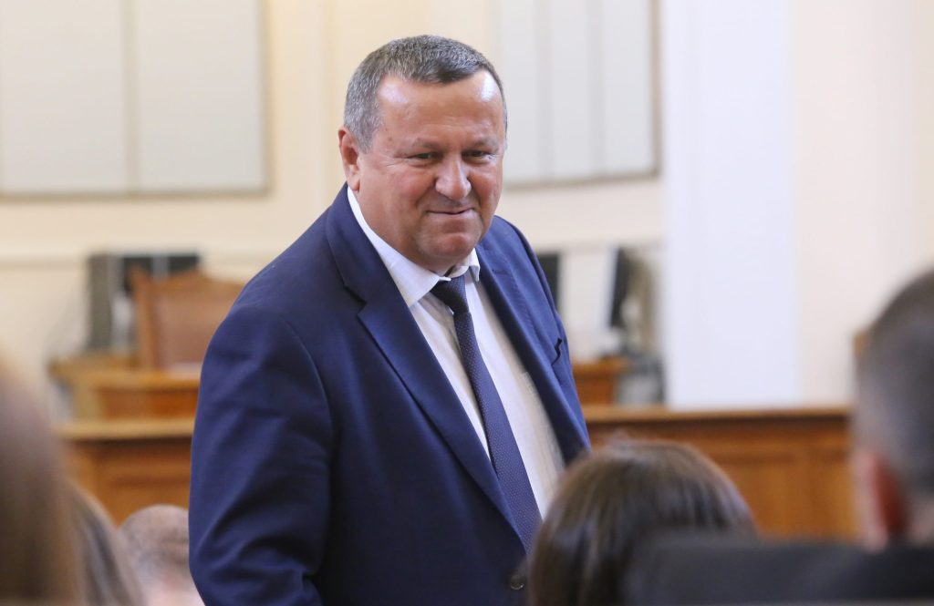 Парламент Хасан Адемов