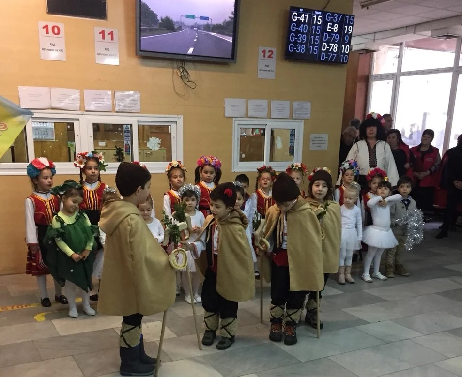 деца в КАТ