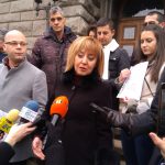 Мая Манолова и пострадали от колекторски фирми