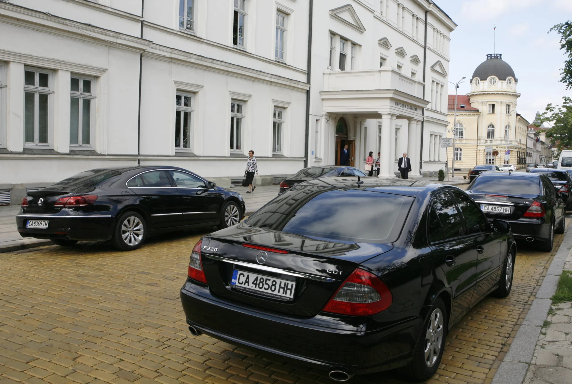 Парламент автомобили коли парламентарни