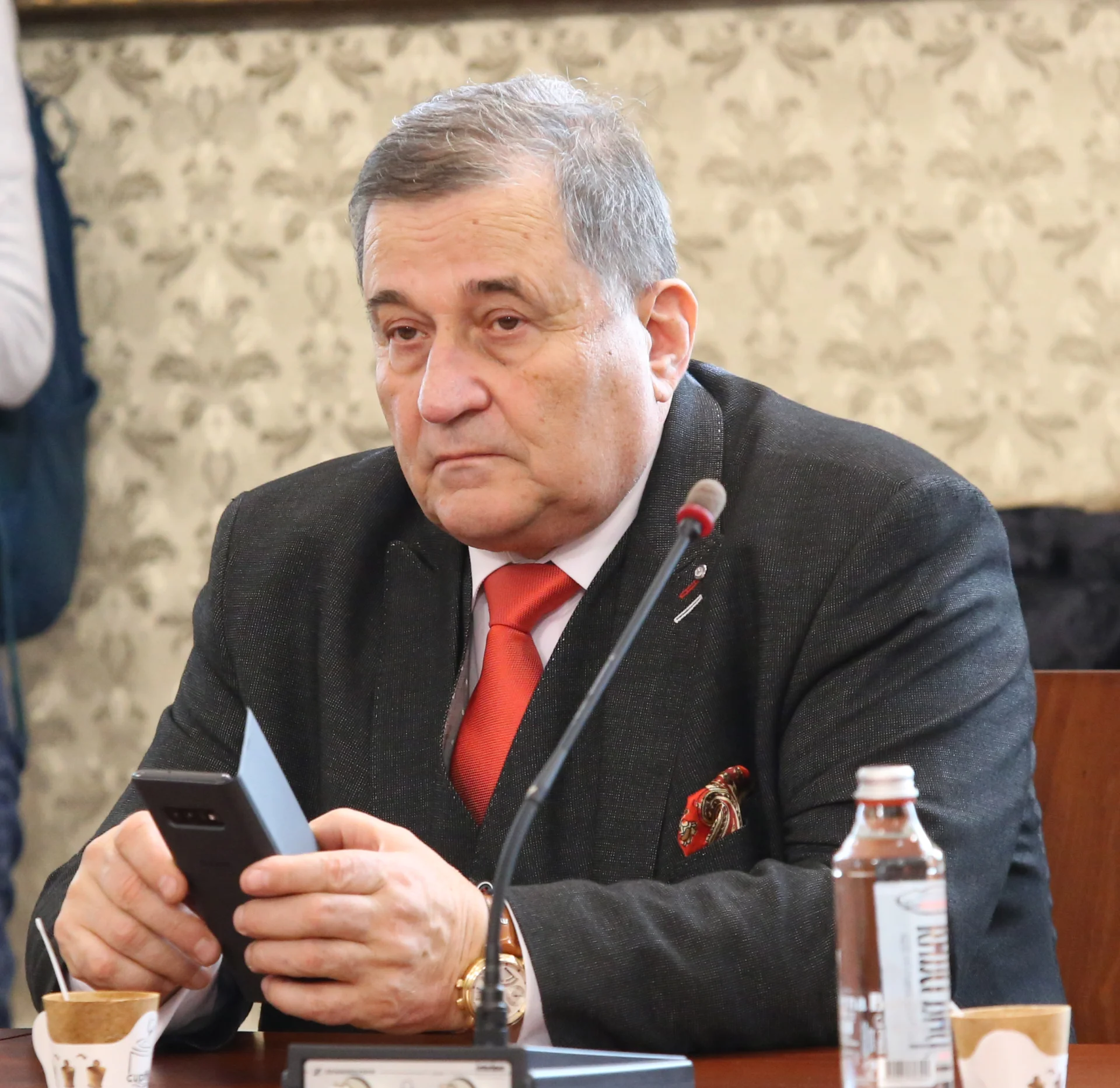 Парламент кръгла маса на тема "Нов етап от либерализацията на електроенергийния пазар"  проф. Атанас Тасев