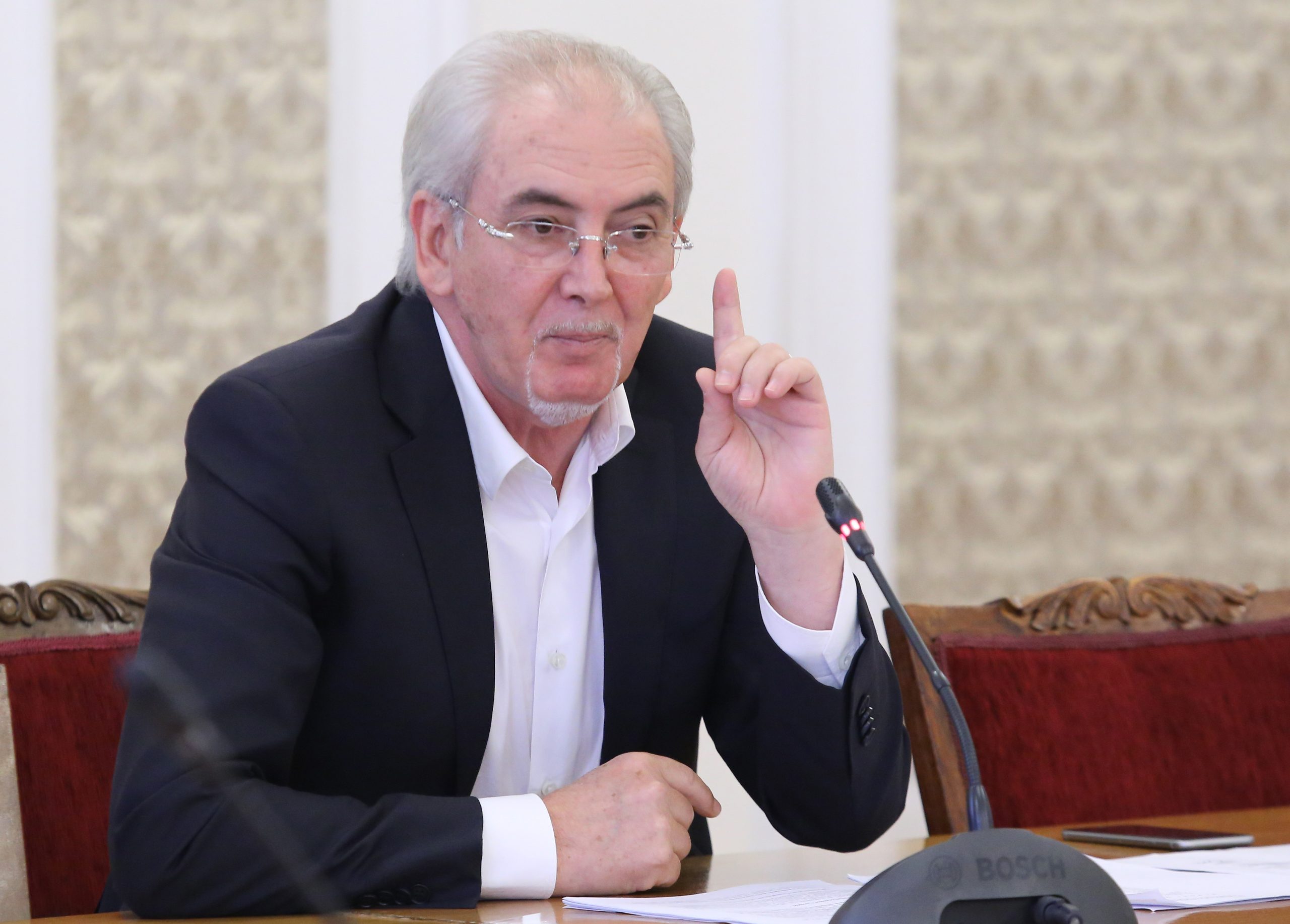 Парламент ДОСТ - Лютви Местан
