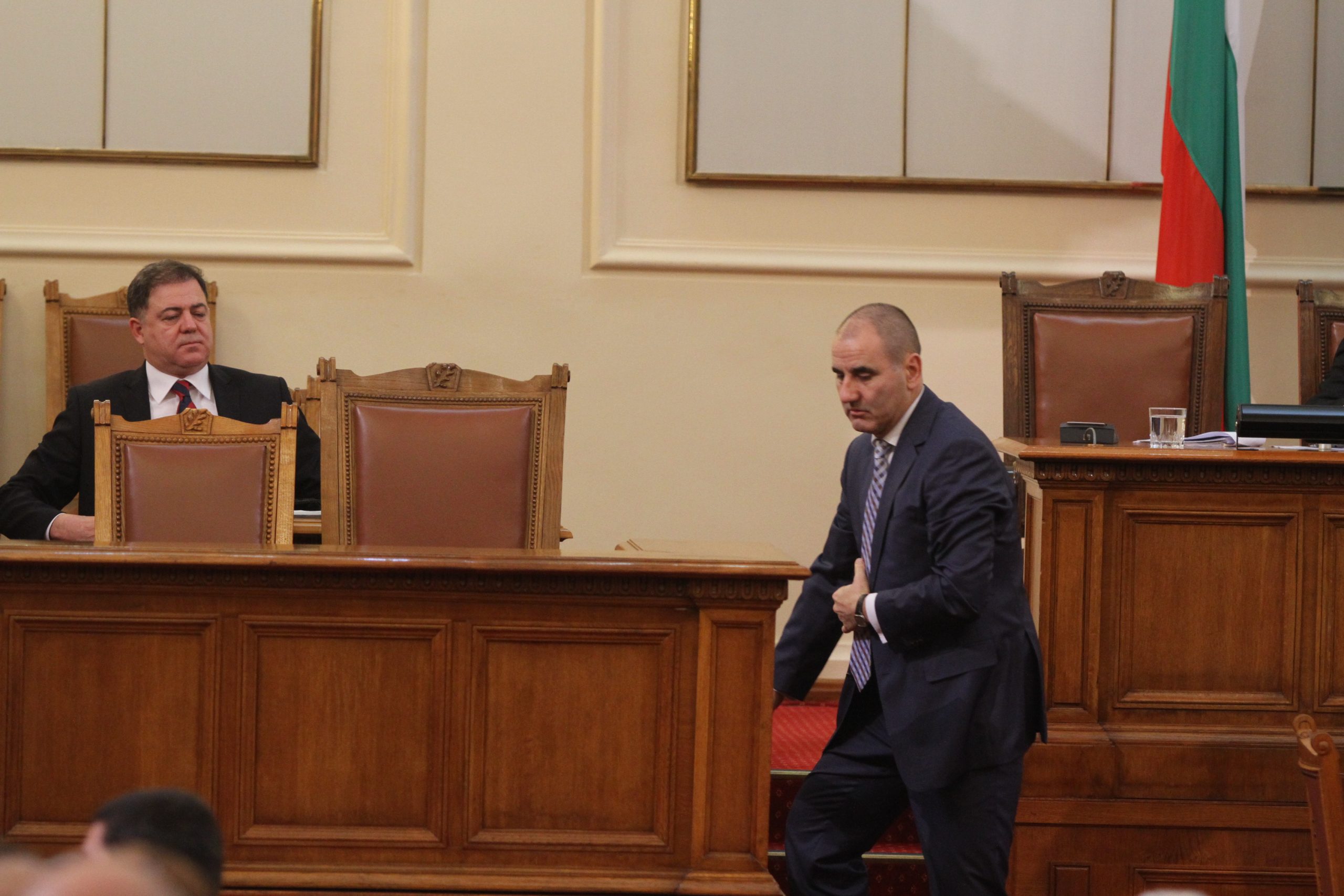 Парламент Николай Ненчев - министър на отбраната Цветан Цветанов