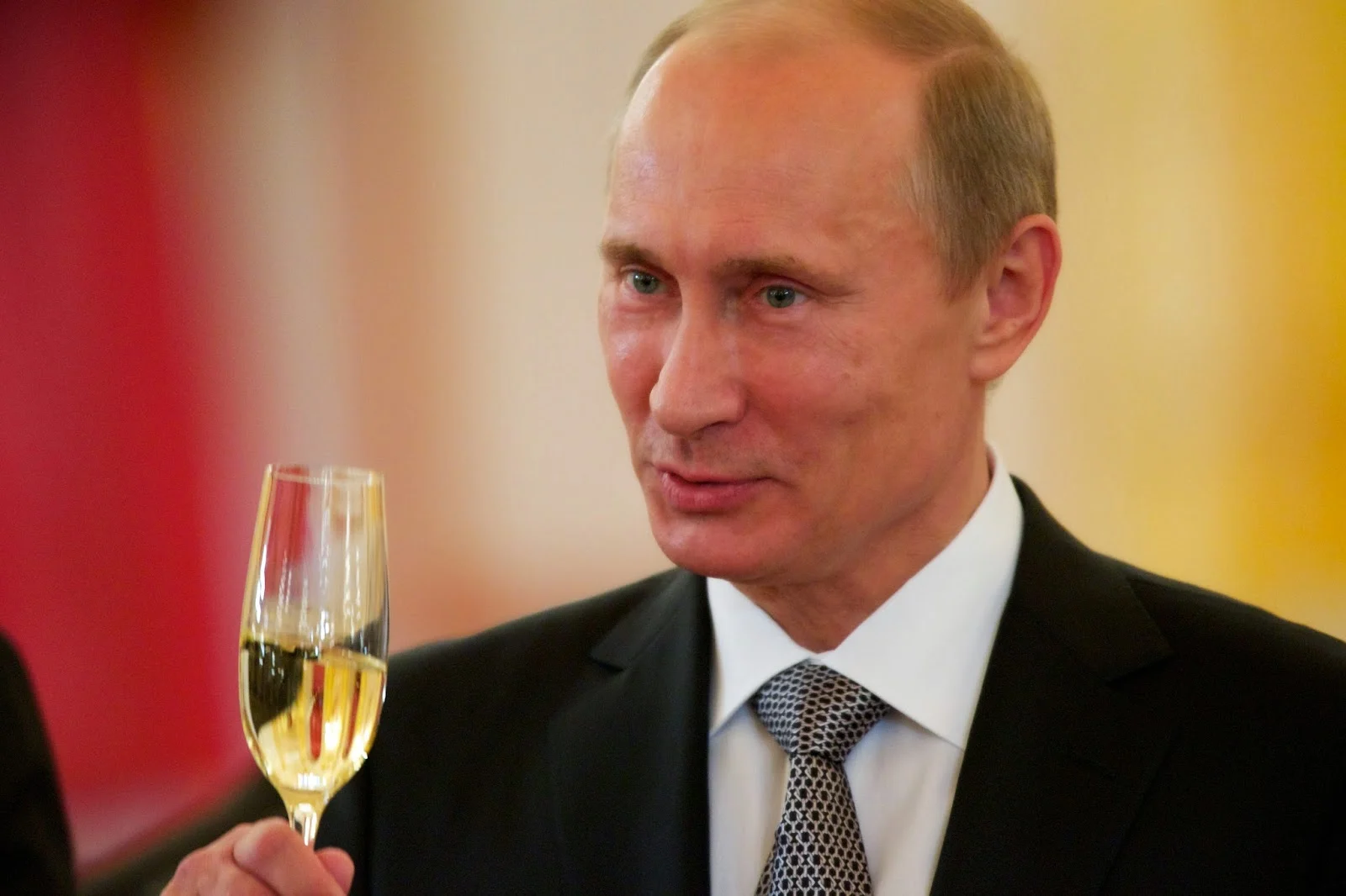 путин чаша