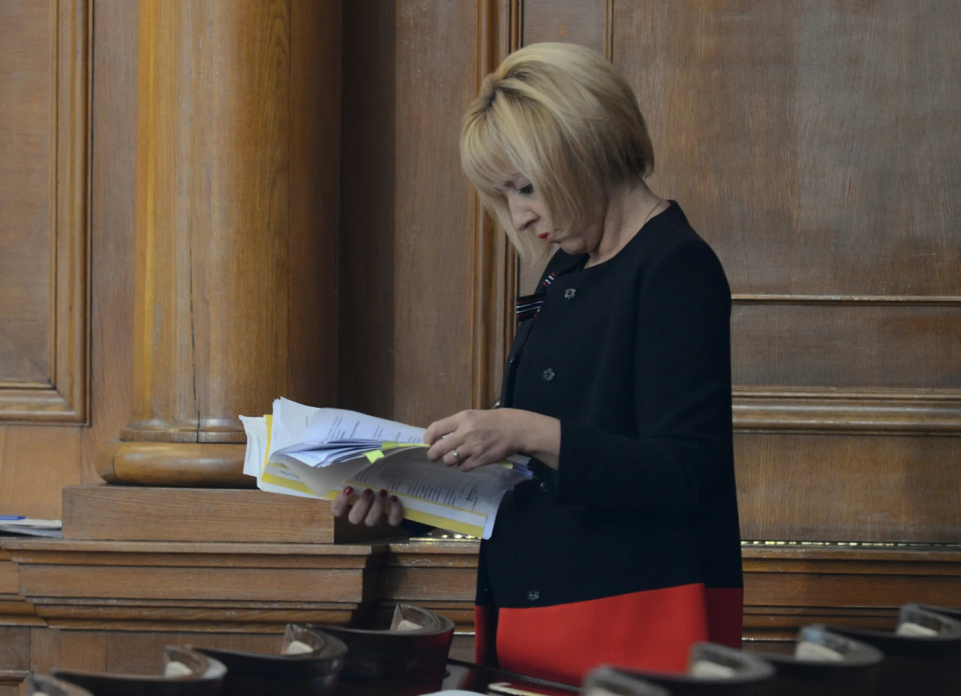 Парламент гласуване на промените в ГПК Мая Манолова