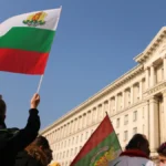 Керванът си върви, а общественото напрежение расте