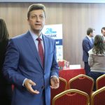 СИБАНК и Банката за развитие на Съвета на Европа (БРСЕ)  подписаха рамково споразумение за финансиране на малки и средни предприятия в размер на 35 млн. евро.   Петър Андронов