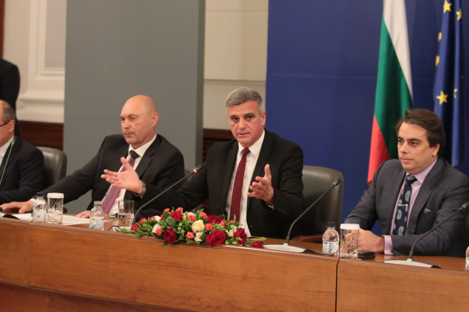 Министерски съвет Стефан Янев представи областни управители