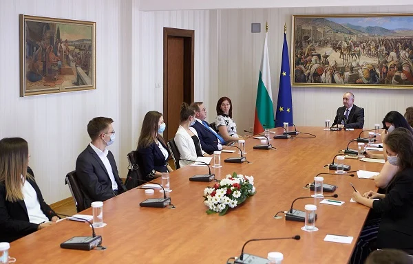 Румен Радев и фондация  „Млади медици за България“