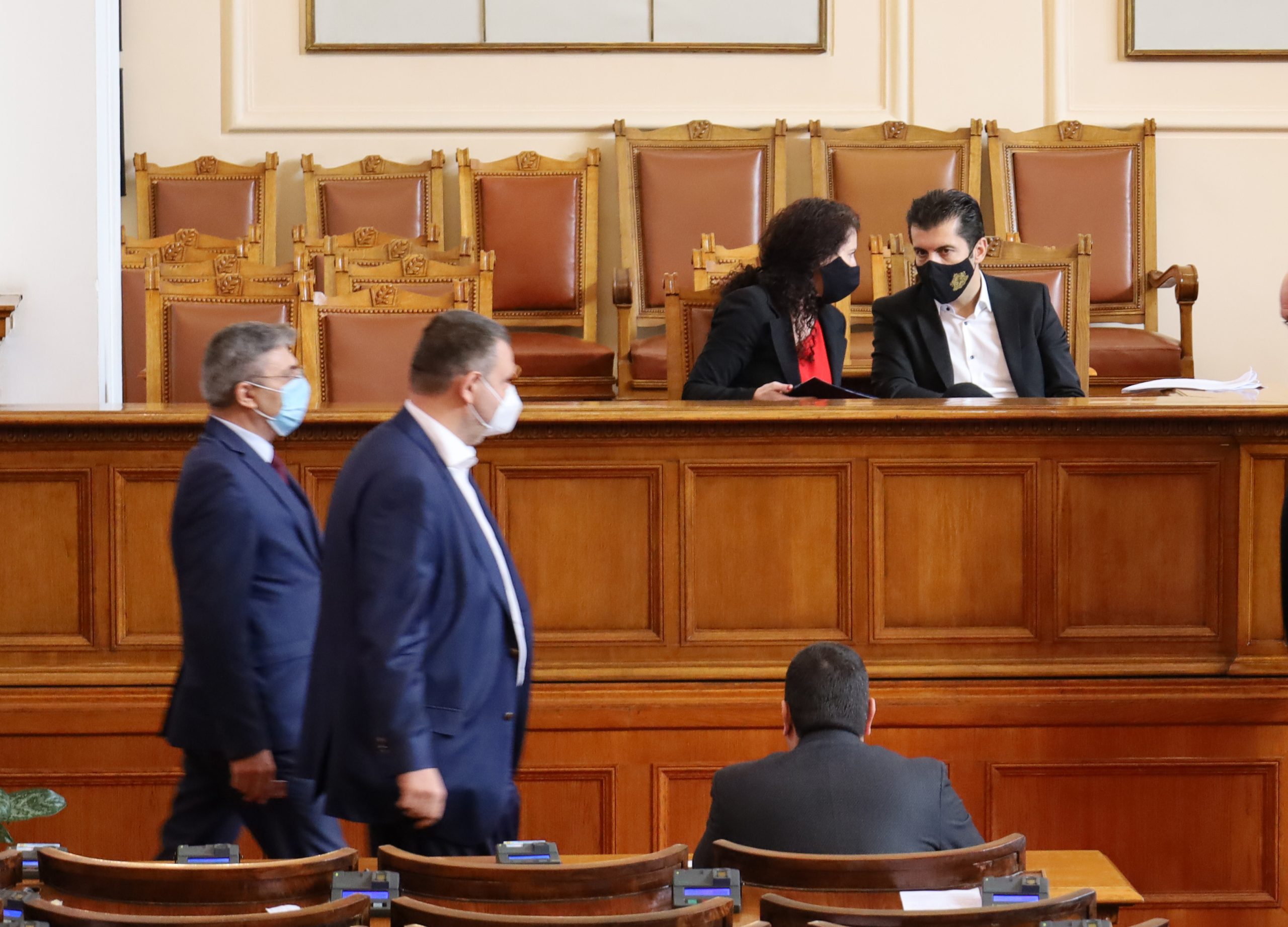 Парламент Кирил Петков