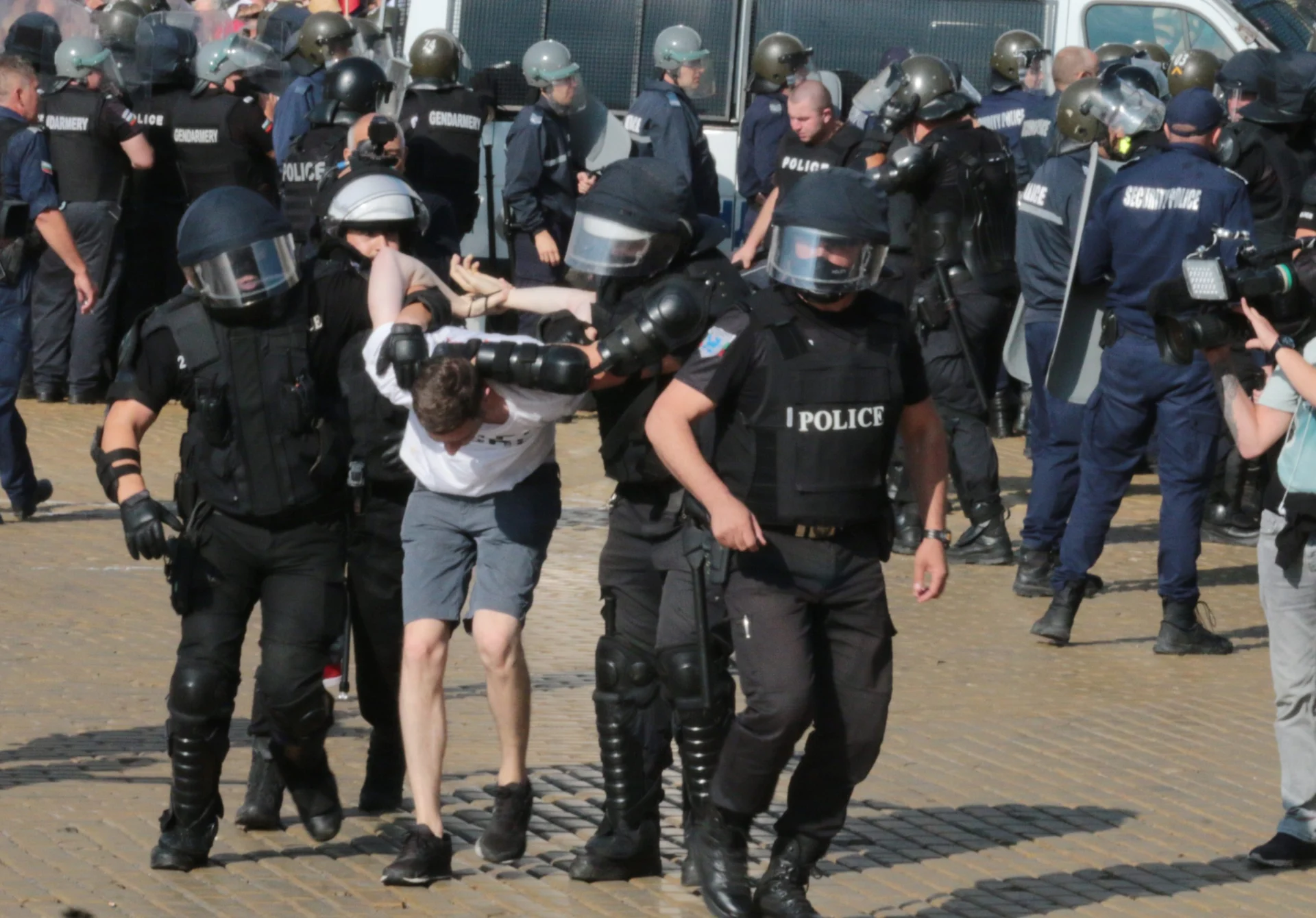 Протест срещу правителството 2020 Да ги изметем 02 09