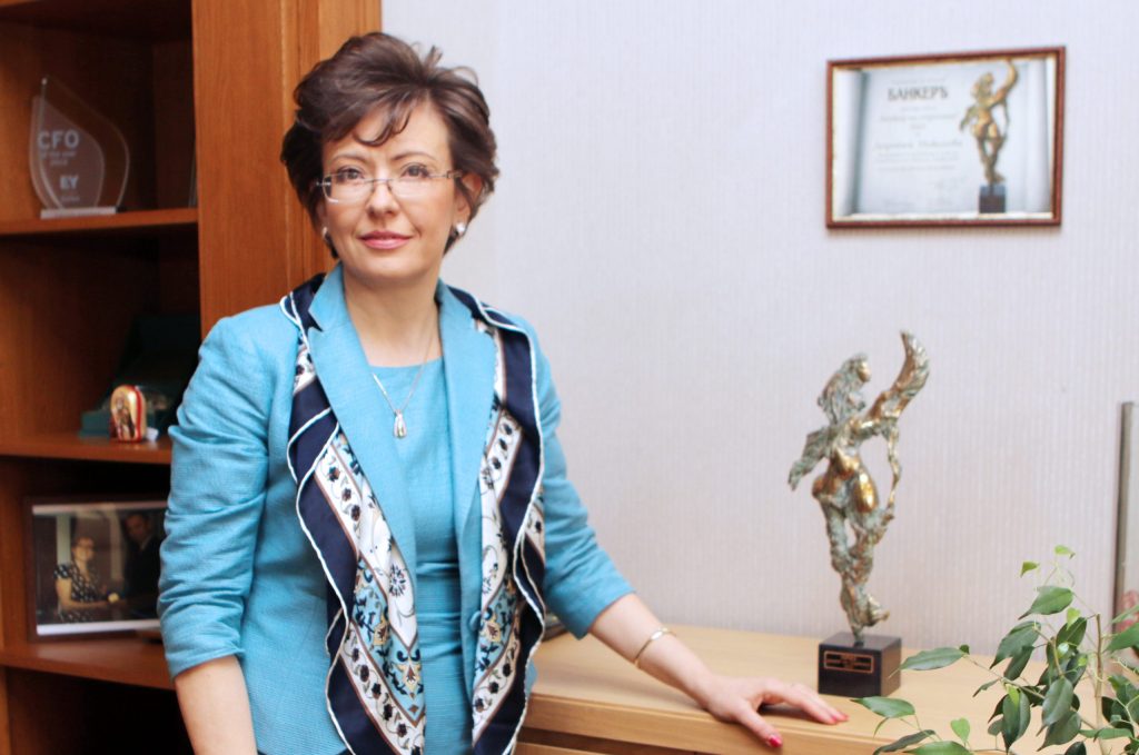 Доротея Николова - член на УС и изпълнителен директор на банка ДСК