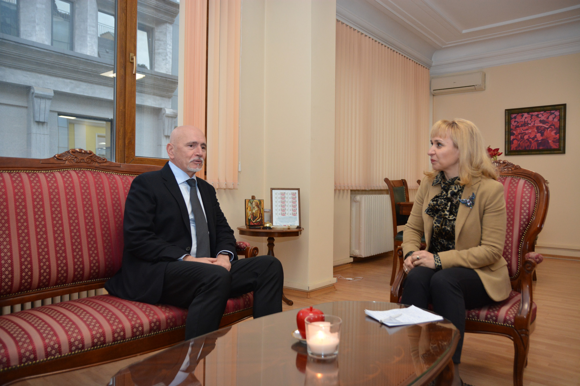 министърът на транспорта и съобщенията Николай Събев на среща с омбудсмана Диана Ковачева