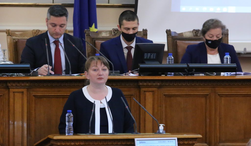 Очевидно е, че няма правителство без ГЕРБ 9 Парламент Деница Сачева