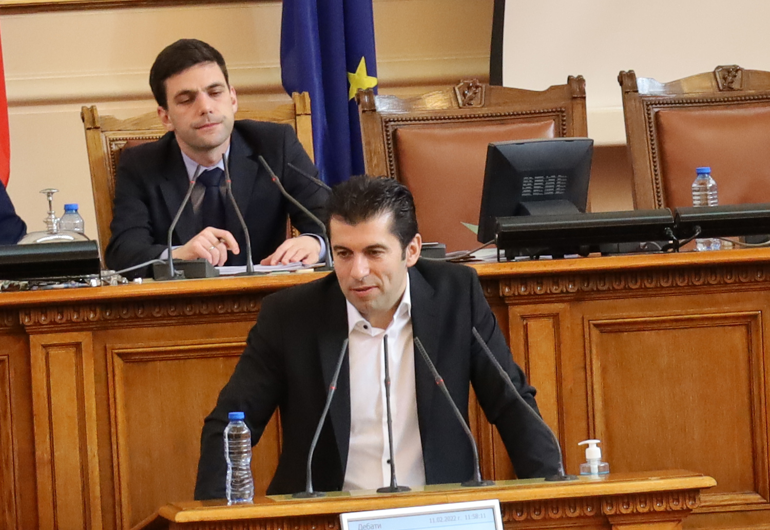 Парламент Кирил Петков