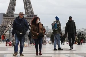 коронавирус париж франция