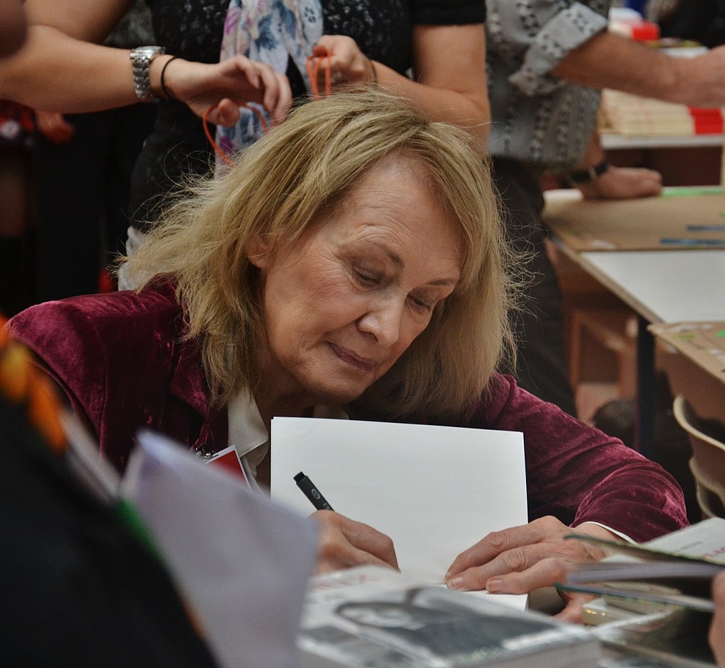 Френската писателка Ани Ерно печели Нобелова награда за литература