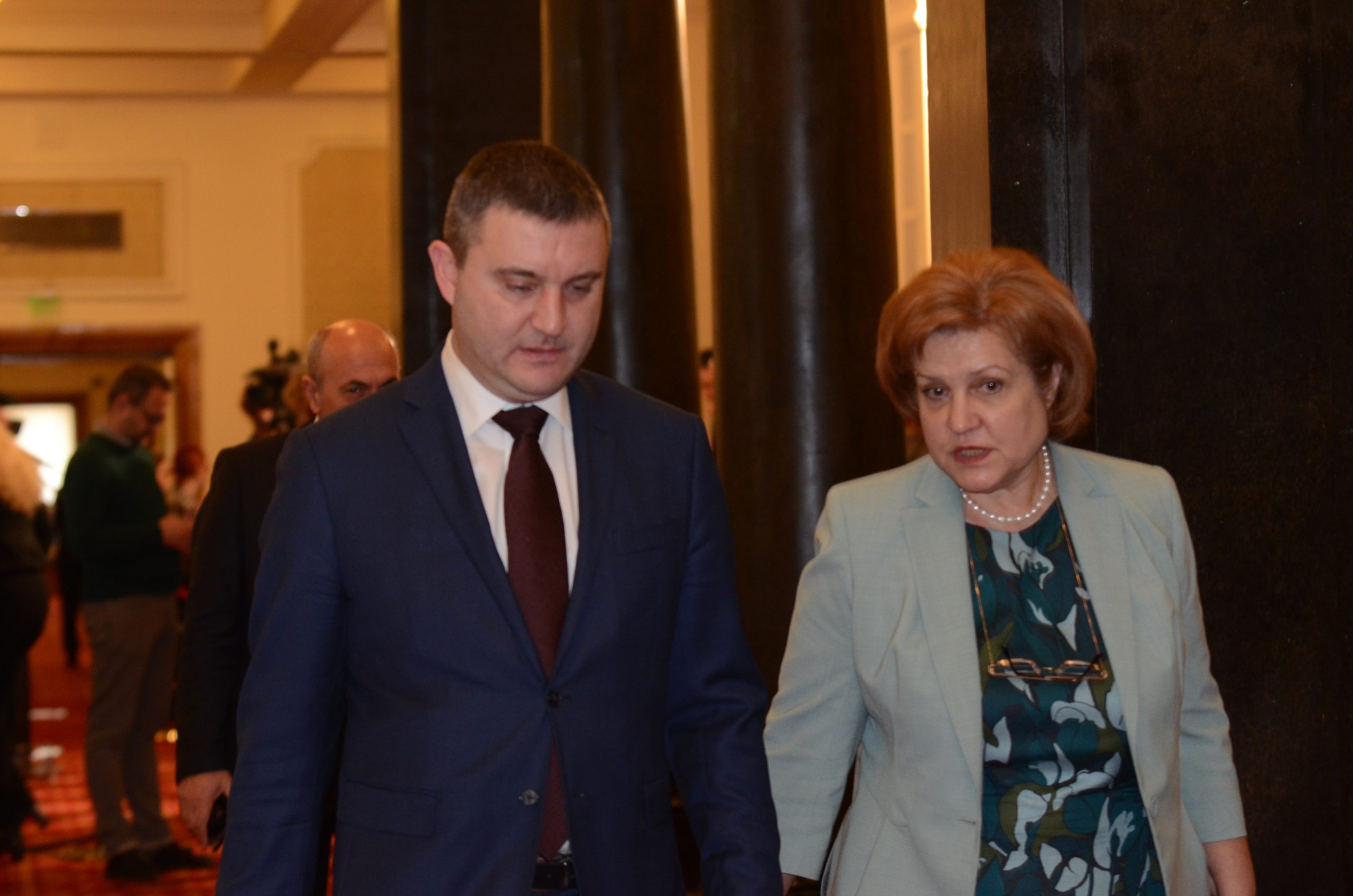 Парламент Владислав Горанов Менда Стоянова