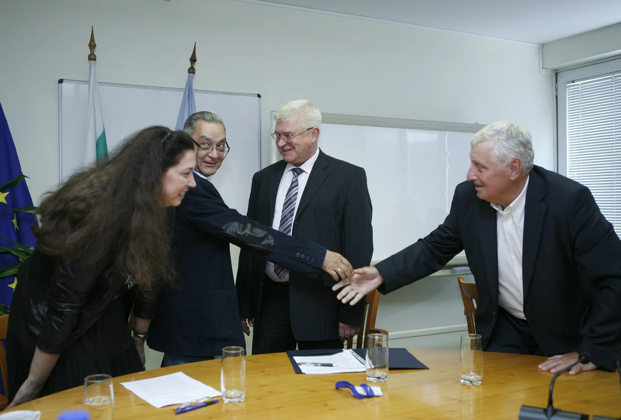 в Централното управление на Националната здравноосигурителна каса Управителният съвет на Българския лекарски съюз и Надзорният съвет на НЗОК започнаха преговорите за сключване на Национален рамков договор за 2015 г.