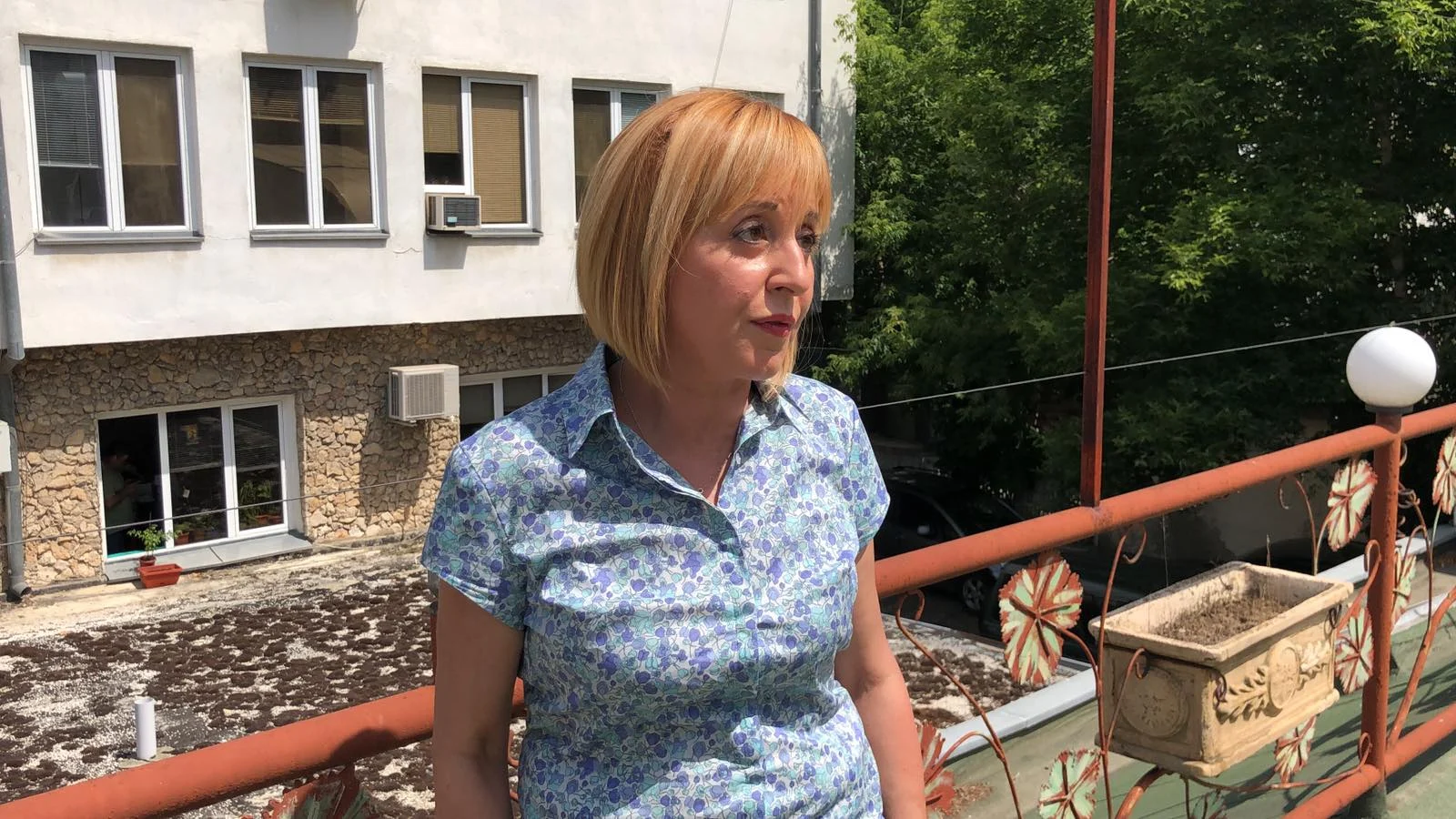 Мая Манолова