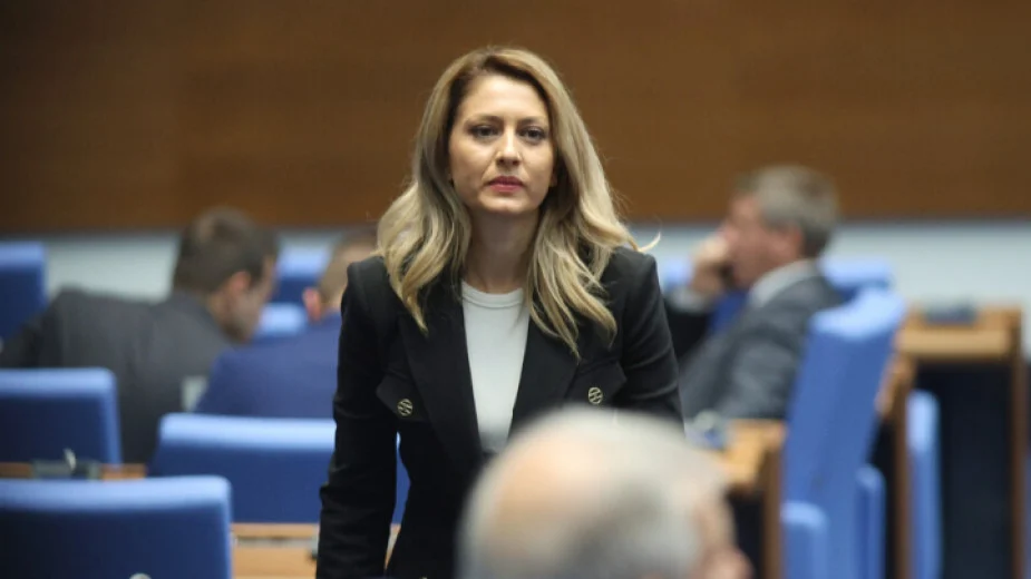 Според Рая Назарян, хората, които не участват в управлението се опитват да манипулират за бюджета
